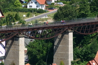 Draisinenfahrer auf dem Lengenfeld Viadukt
